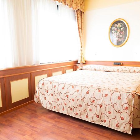Melas Hotel Merate Dış mekan fotoğraf