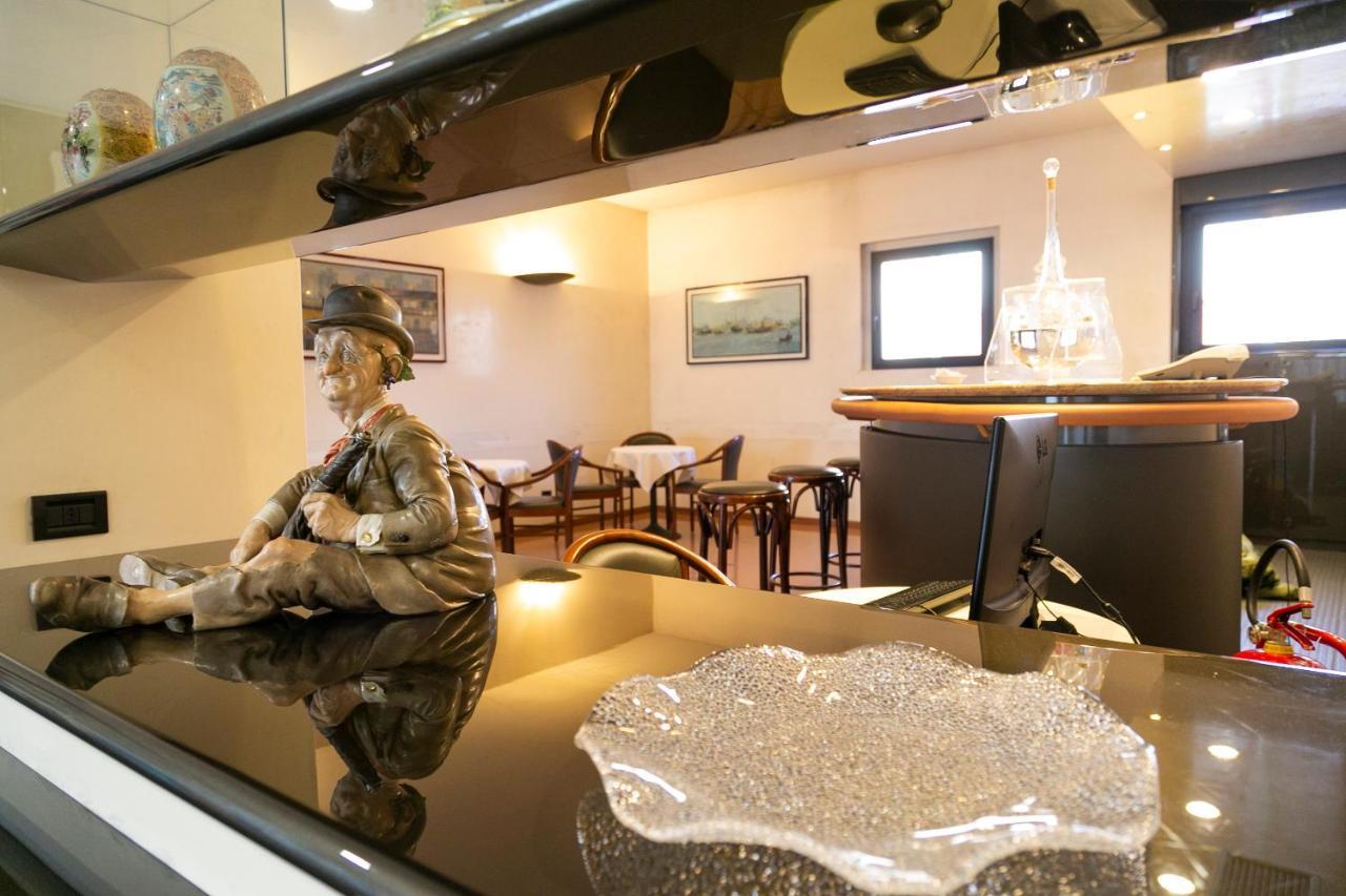 Melas Hotel Merate Dış mekan fotoğraf