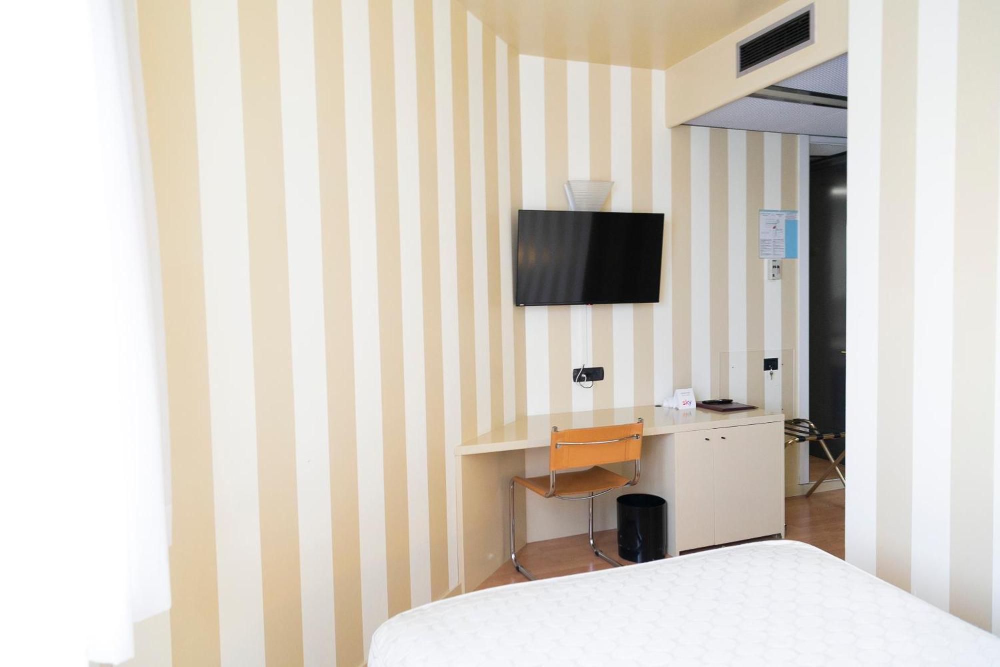 Melas Hotel Merate Dış mekan fotoğraf