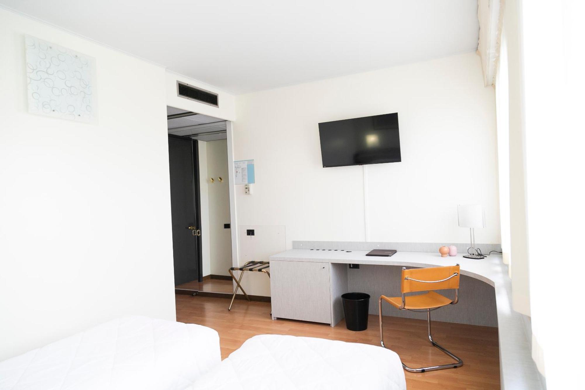 Melas Hotel Merate Dış mekan fotoğraf