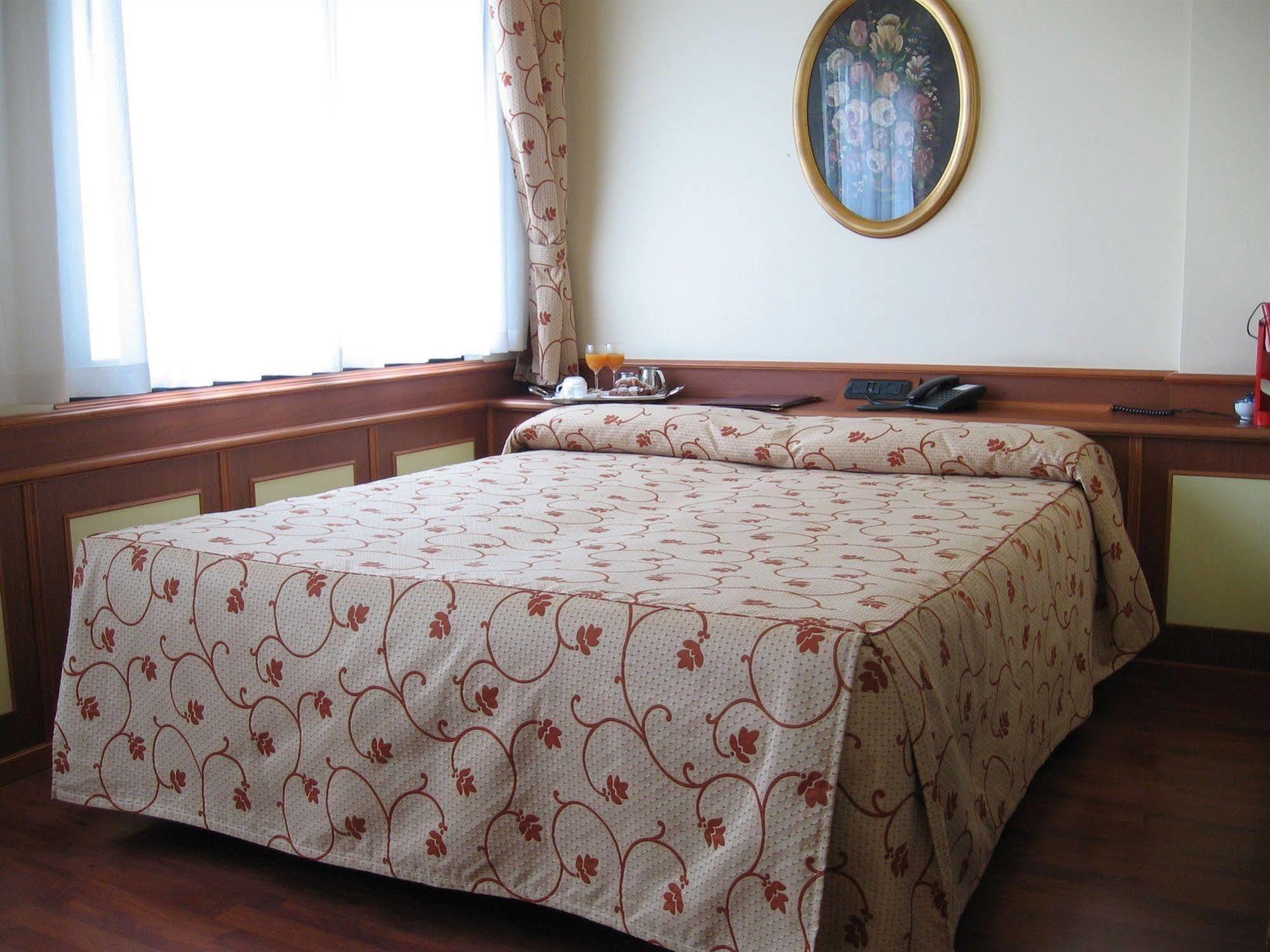 Melas Hotel Merate Dış mekan fotoğraf